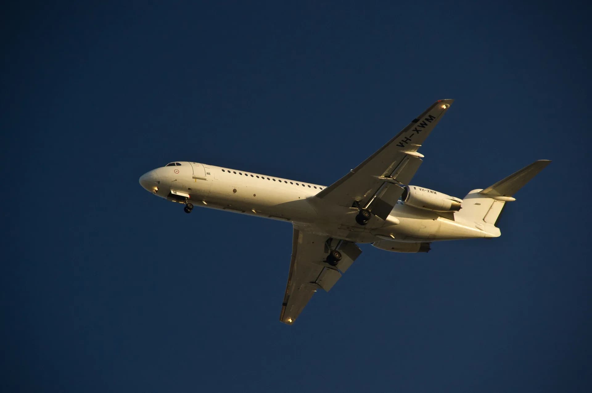 Fokker 100 aircraft