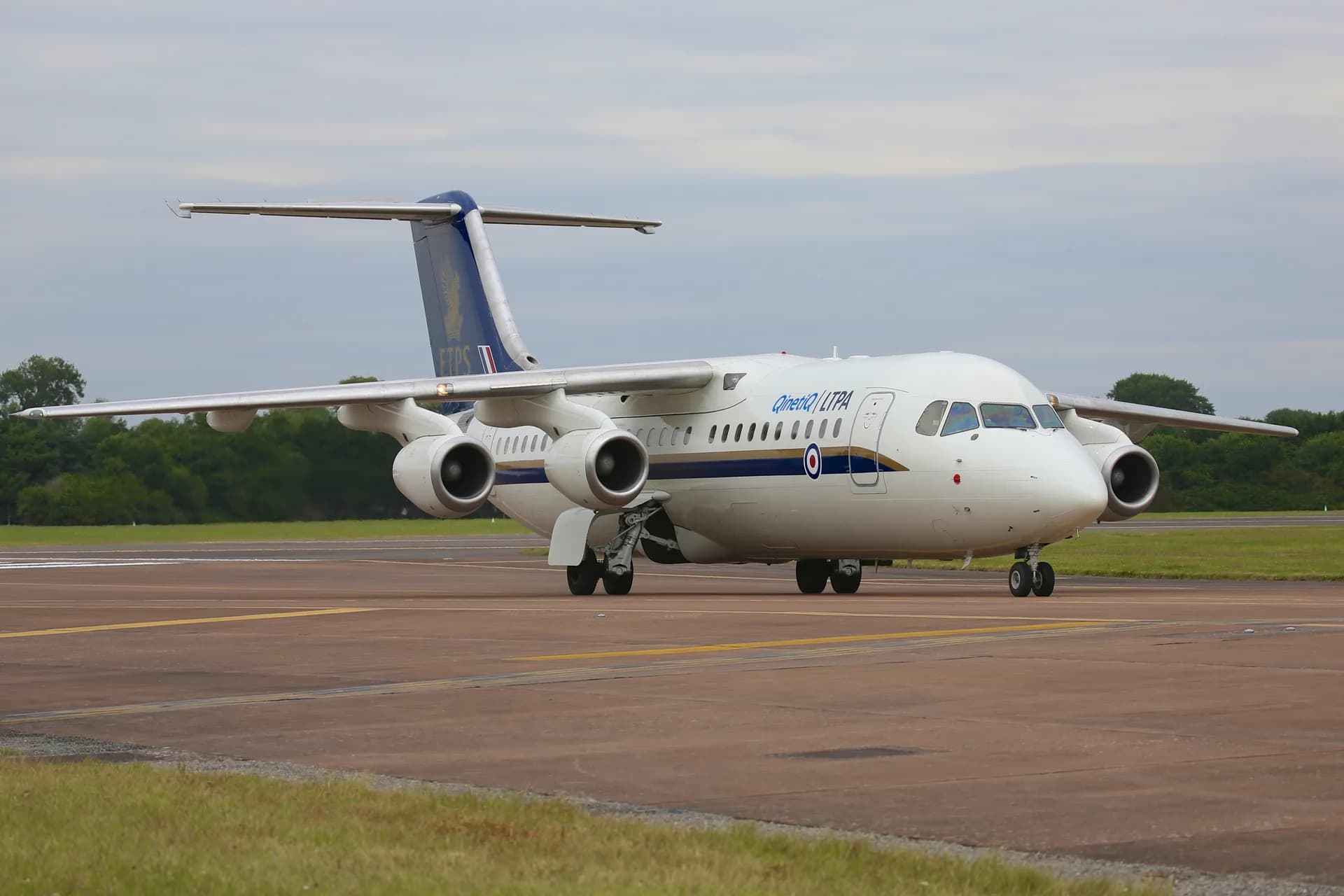 Avro RJ100 aircraft