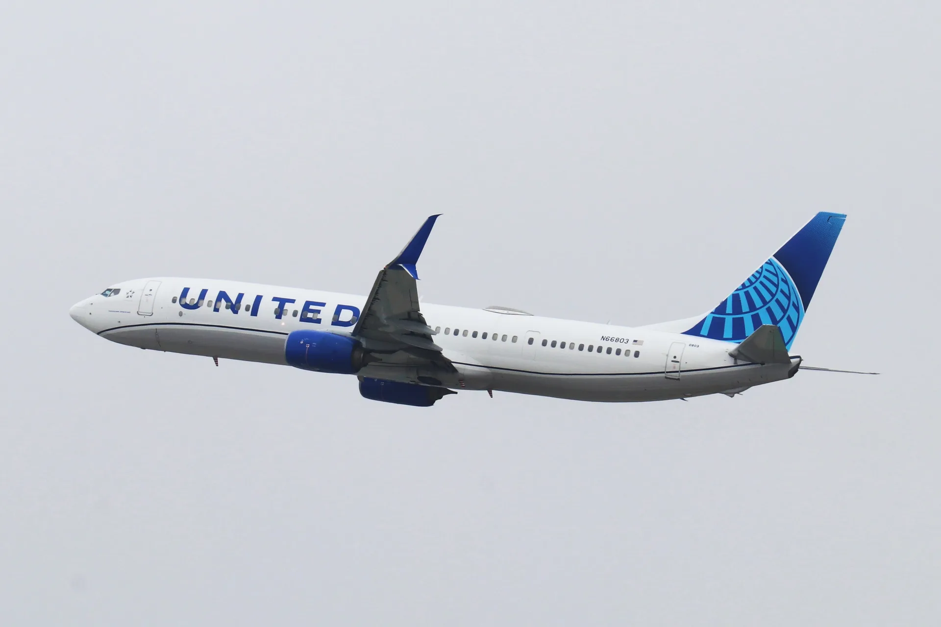 Boeing 737-900 aircraft