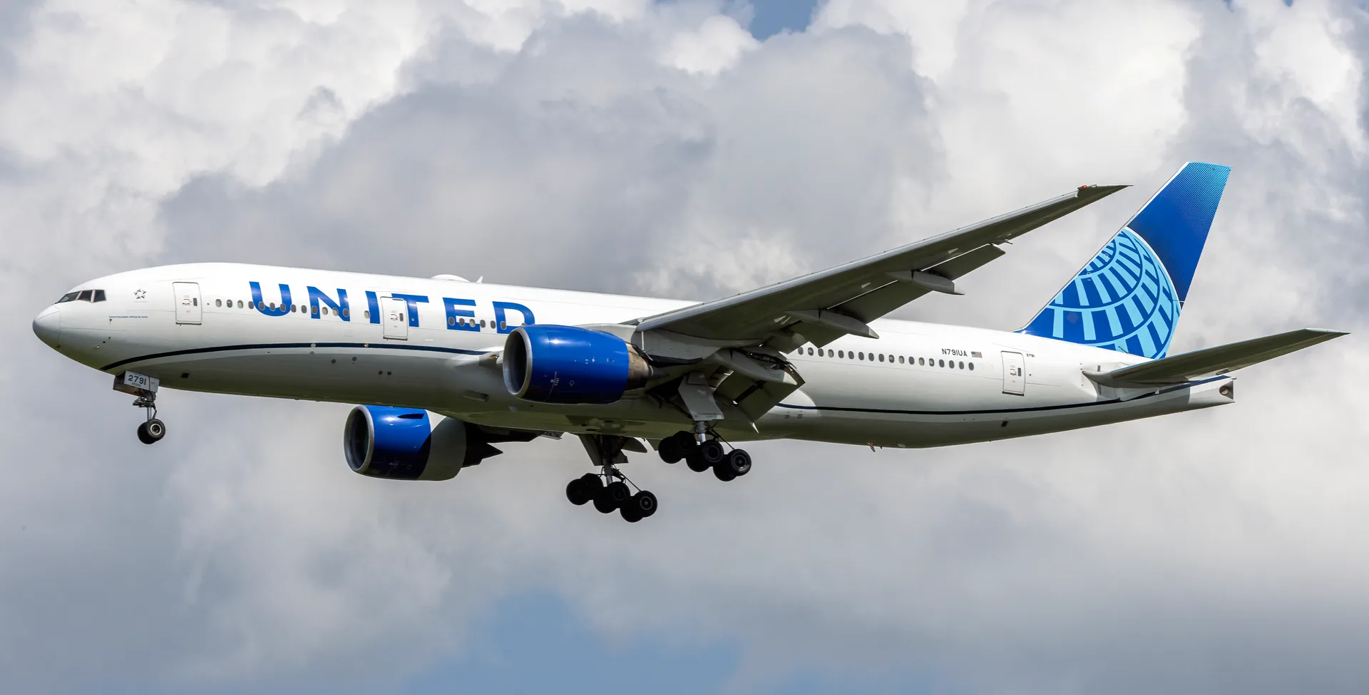 Boeing 777-200 aircraft