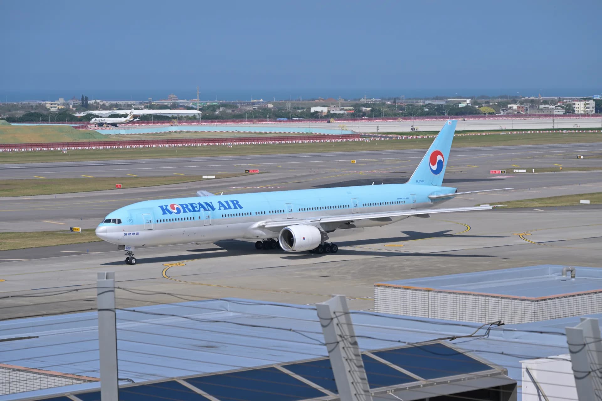 Boeing 777-300 aircraft