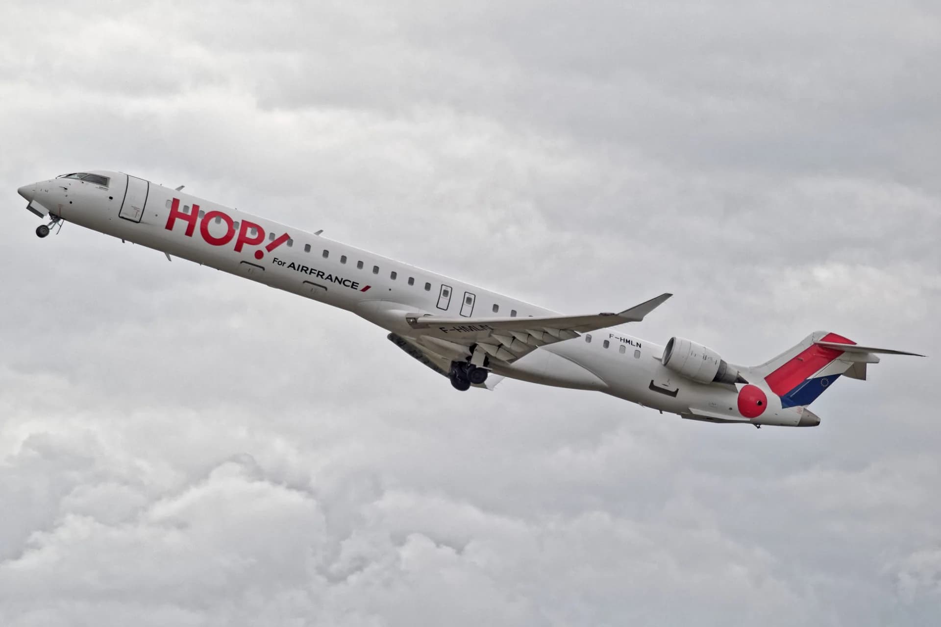 Bombardier CRJ-1000 aircraft