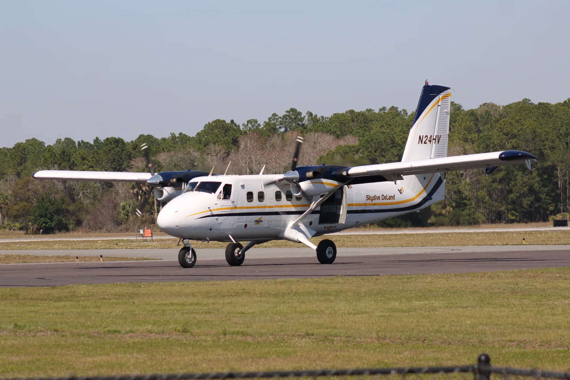 De Havilland Canada DHC-6-100 Twin Otter aircraft