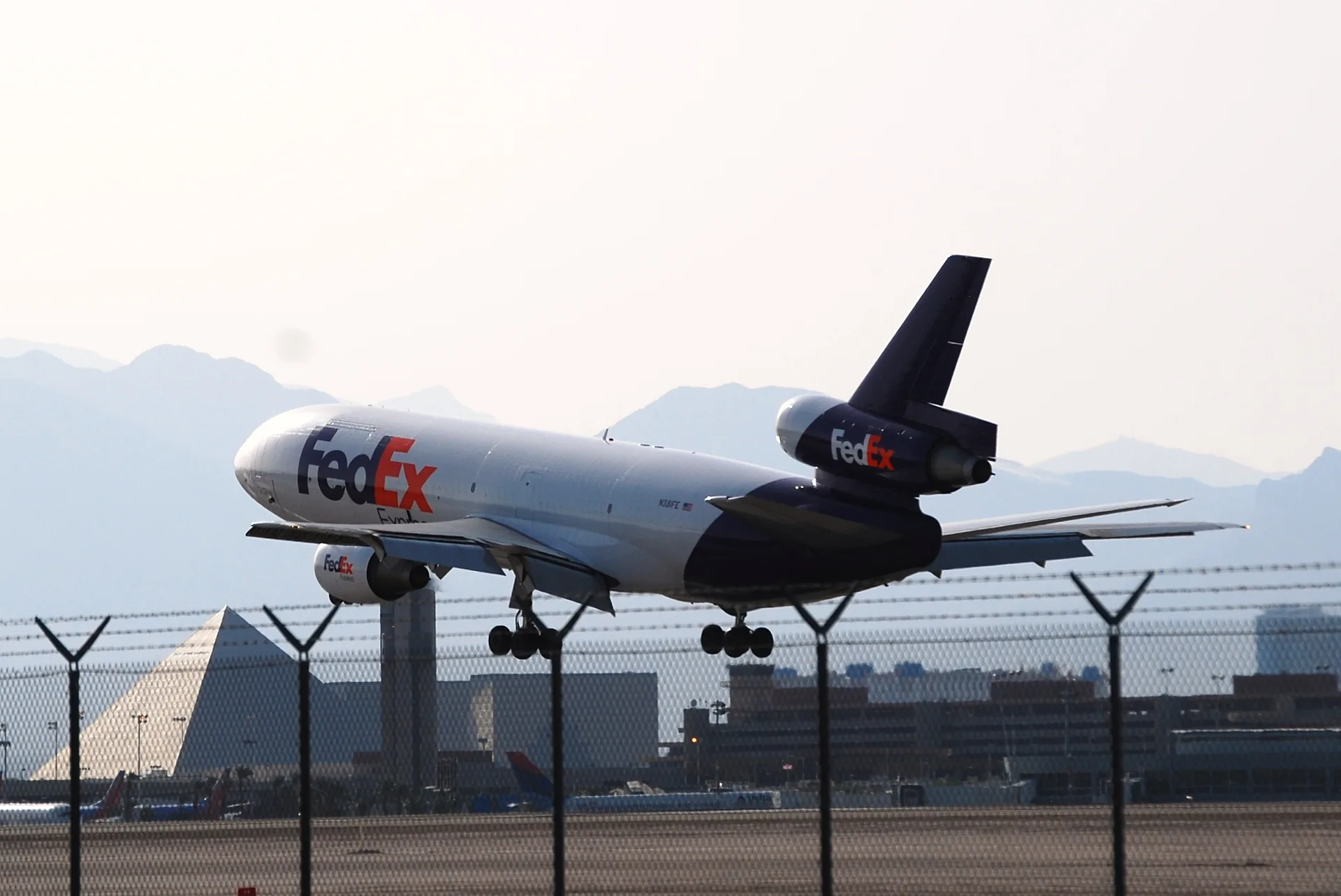 McDonnell Douglas DC-10/MD-11 aircraft
