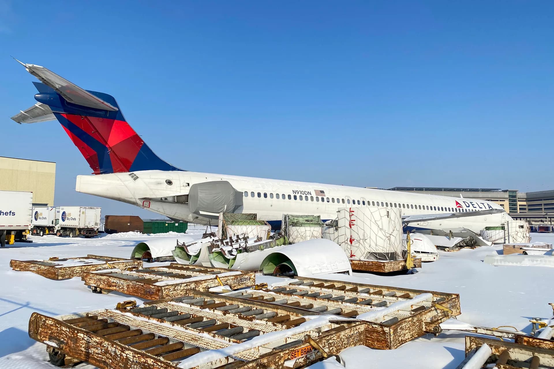 McDonnell Douglas MD-90 aircraft